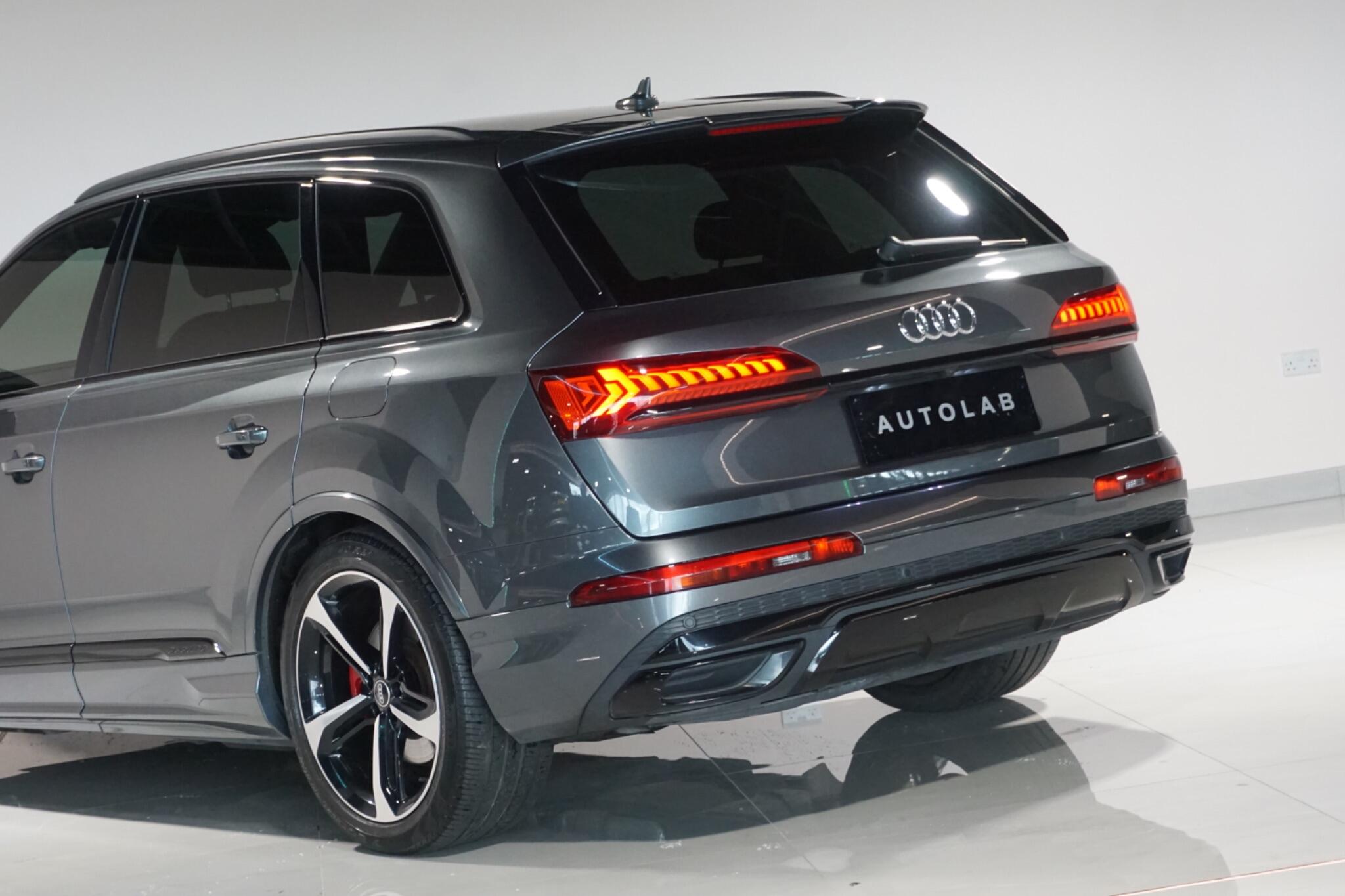 Audi Q7 3.0 TFSIe V6 55 Black Edition SUV 5dr Petrol Plug-in Hybrid Tiptronic quattro Euro 6 (s/s) 17.9kWh (381 ps)